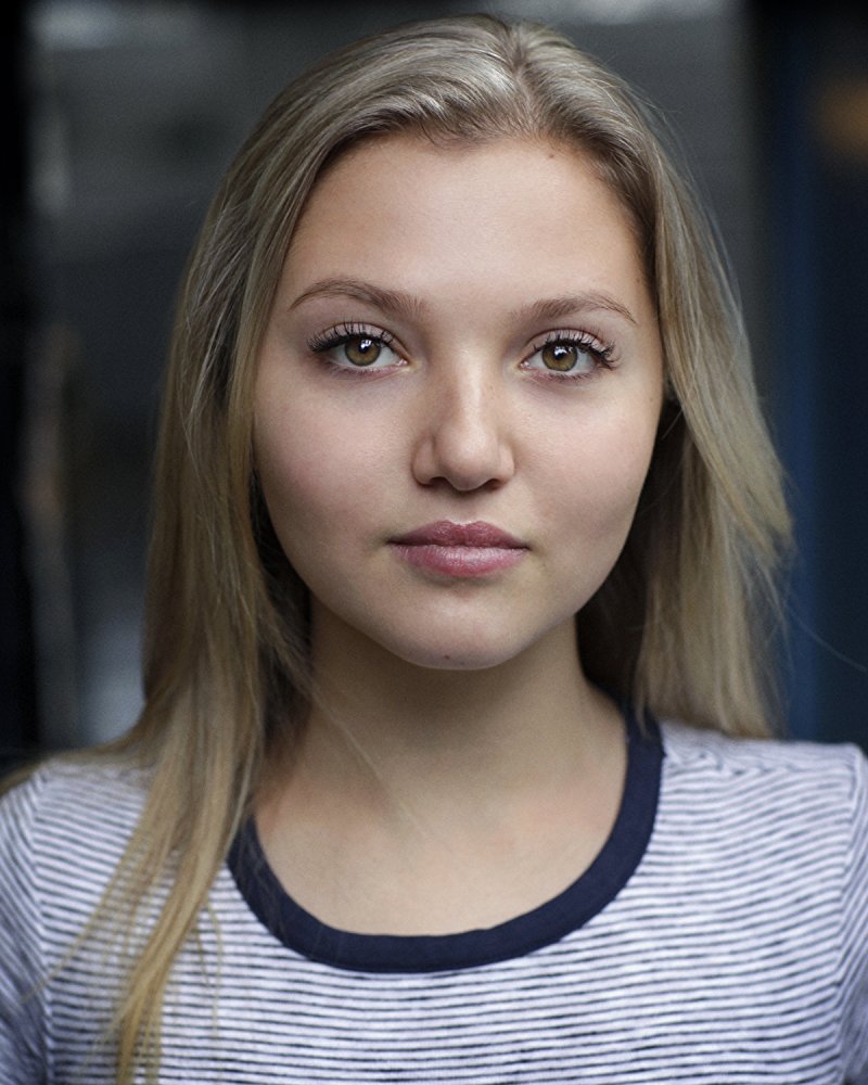 Mia McKenna-Bruce Mia McKenna-Bruce